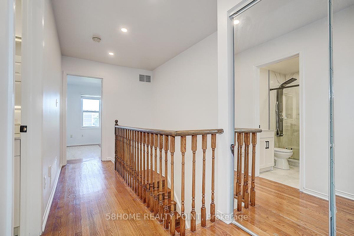 Photo 19 of Unit Upper, 8D Leaside Park Drive, Toronto, Thorncliffe Park — HOMEH
