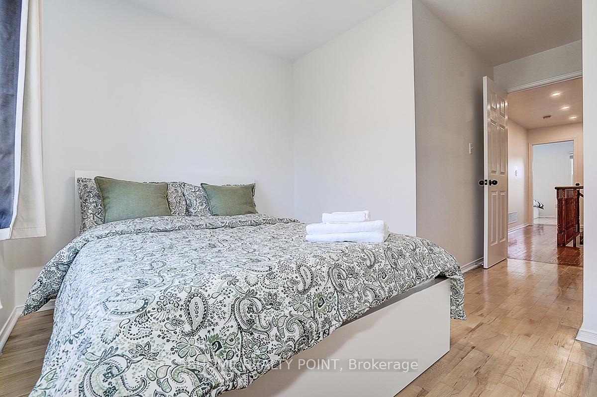Photo 20 of Unit Upper, 8D Leaside Park Drive, Toronto, Thorncliffe Park — HOMEH