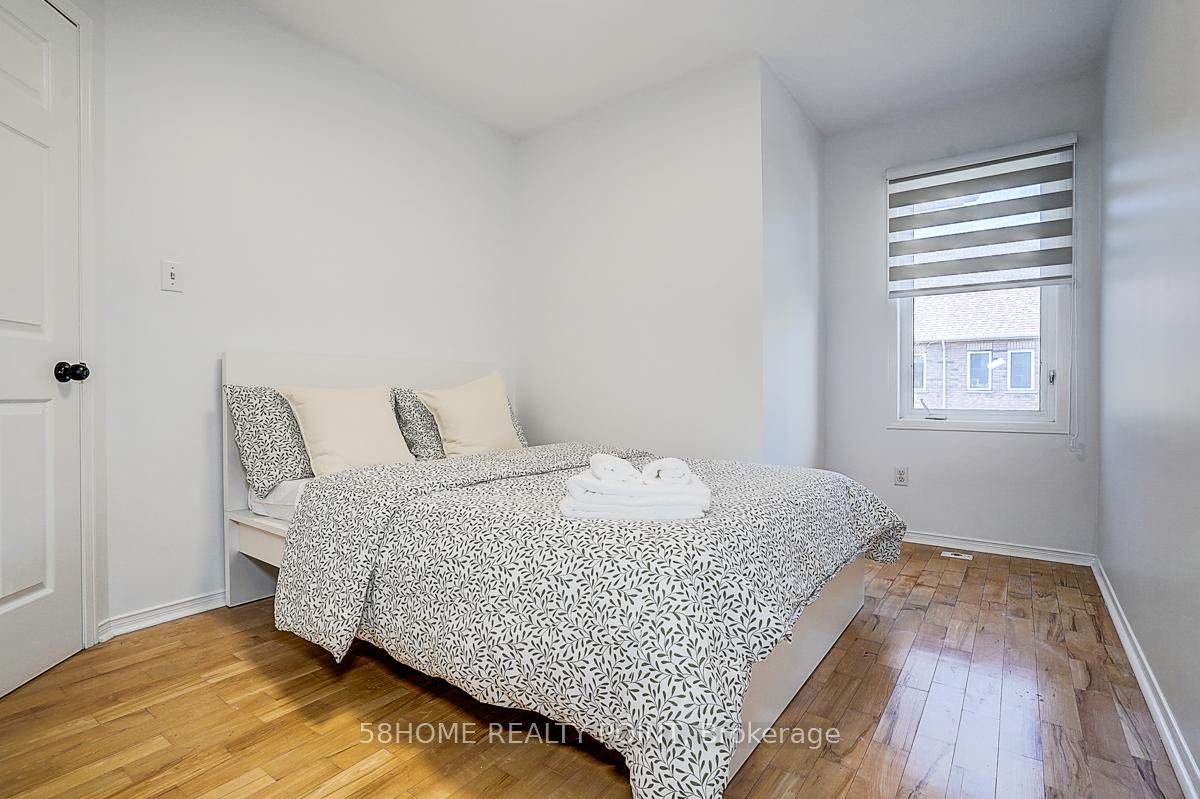 Photo 21 of Unit Upper, 8D Leaside Park Drive, Toronto, Thorncliffe Park — HOMEH