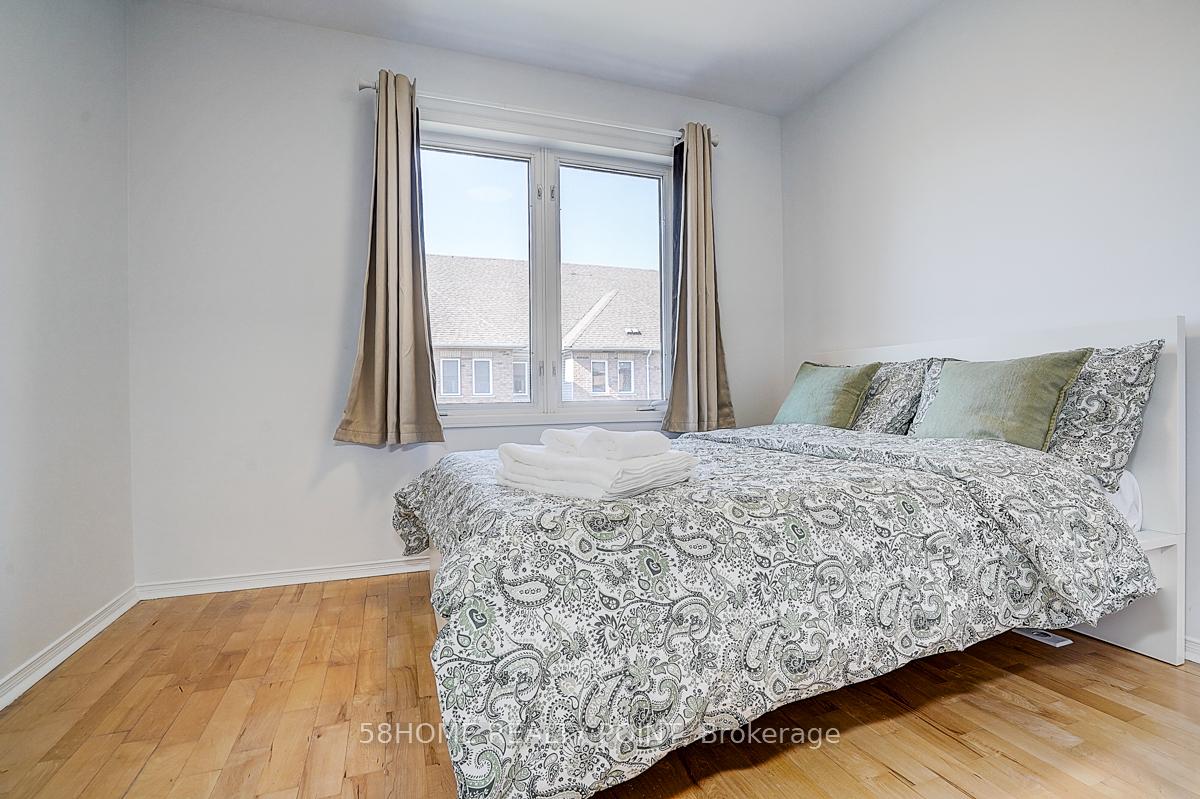 Photo 23 of Unit Upper, 8D Leaside Park Drive, Toronto, Thorncliffe Park — HOMEH