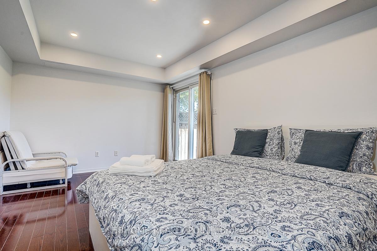 Photo 25 of Unit Upper, 8D Leaside Park Drive, Toronto, Thorncliffe Park — HOMEH