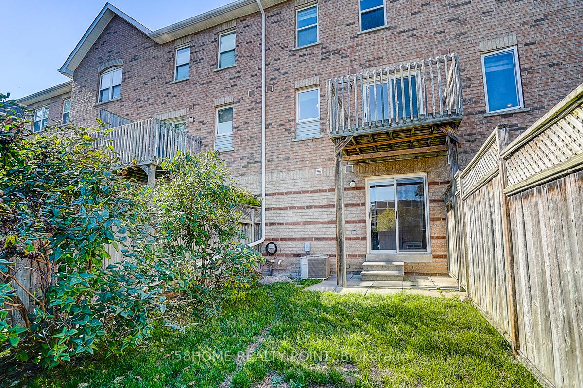 Photo 30 of Unit Upper, 8D Leaside Park Drive, Toronto, Thorncliffe Park — HOMEH