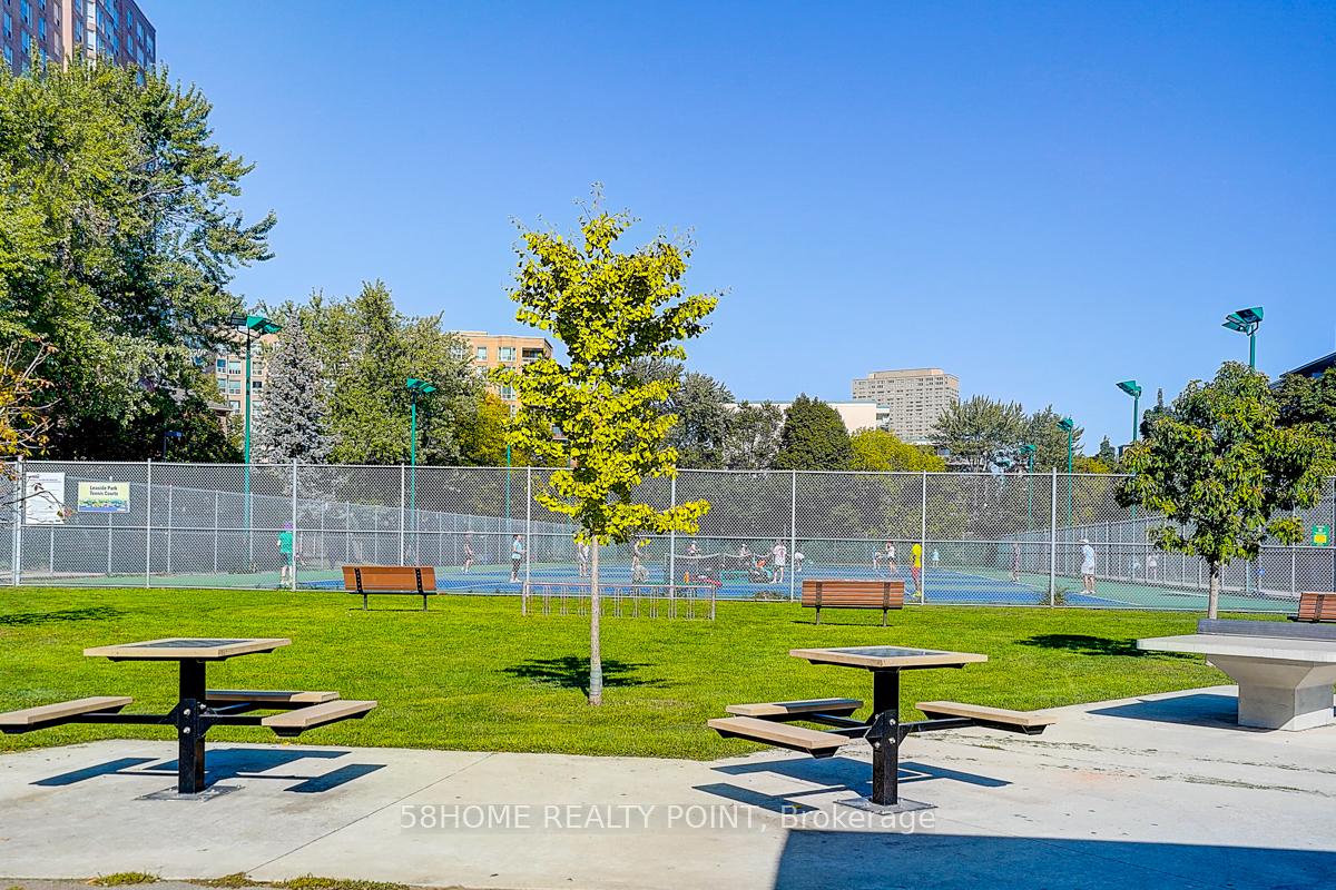 Photo 32 of Unit Upper, 8D Leaside Park Drive, Toronto, Thorncliffe Park — HOMEH