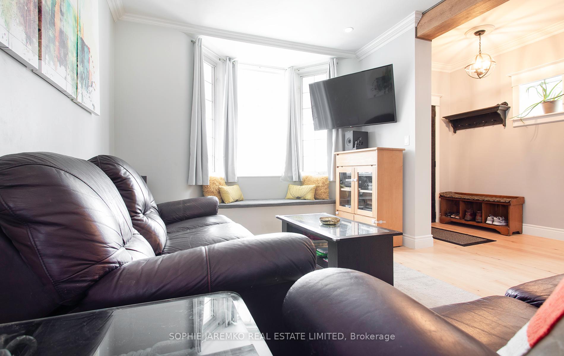 Photo 5 of 144 Eileen Avenue, Toronto, Rockcliffe-Smythe — HOMEH