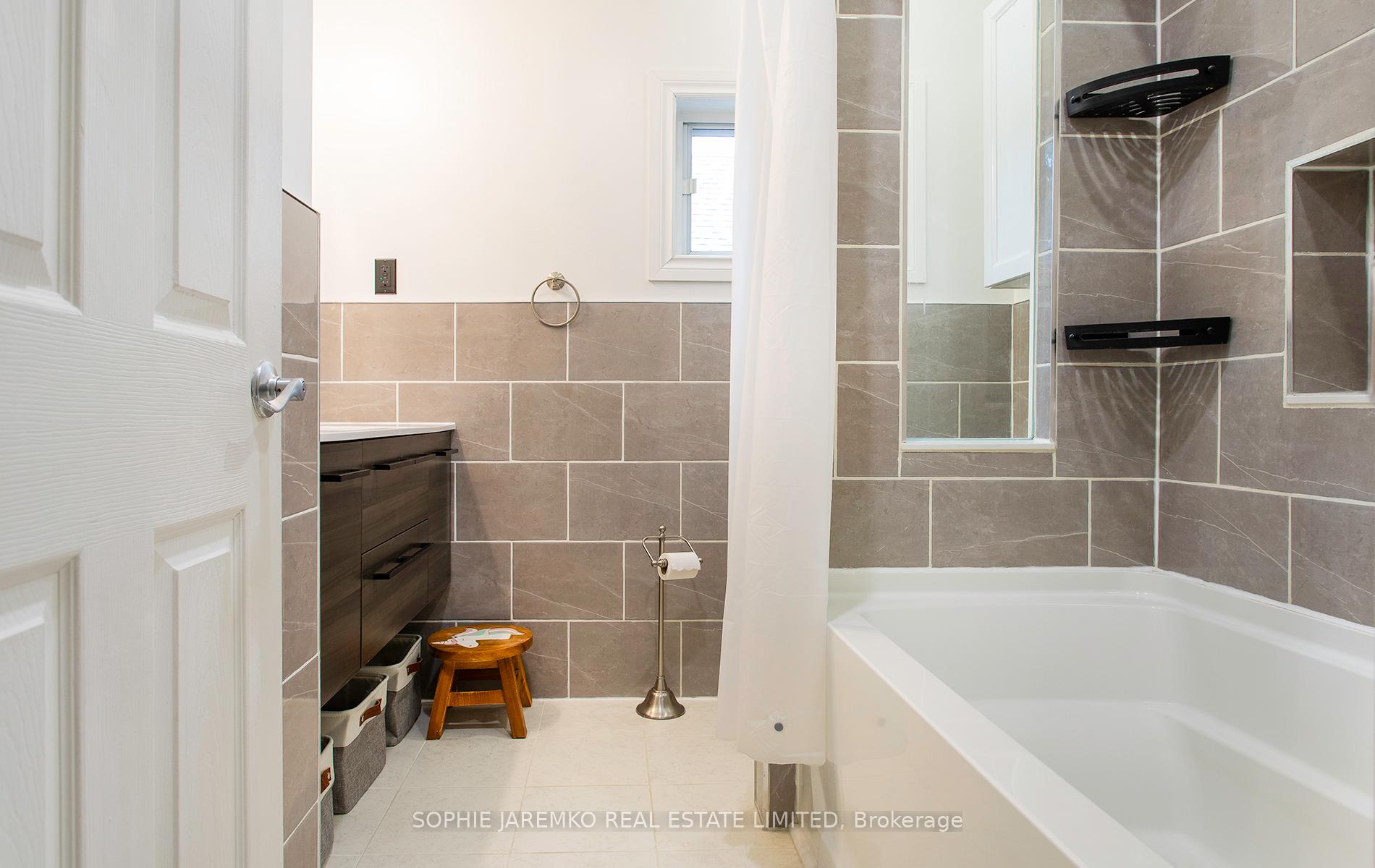Photo 28 of 144 Eileen Avenue, Toronto, Rockcliffe-Smythe — HOMEH