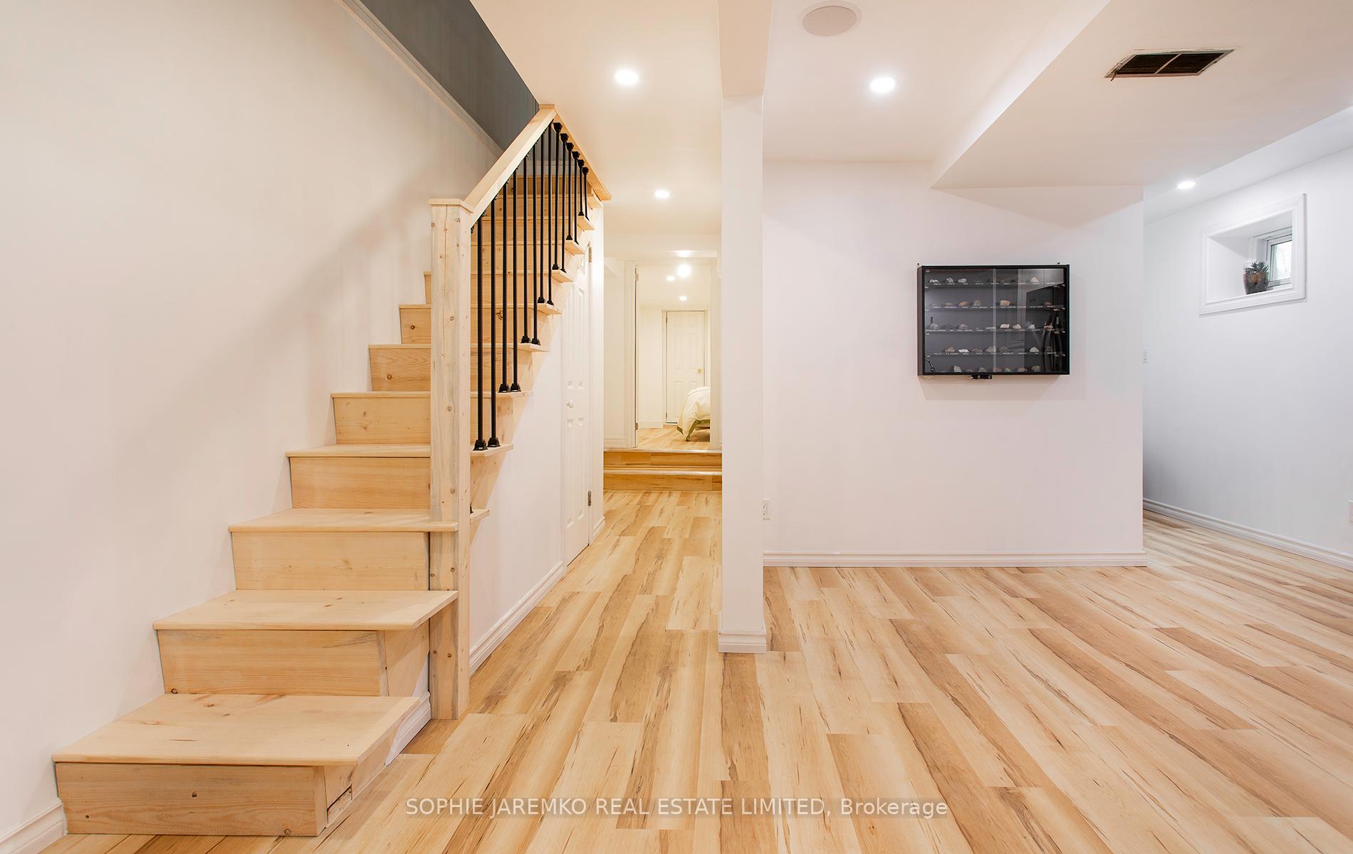 Photo 35 of 144 Eileen Avenue, Toronto, Rockcliffe-Smythe — HOMEH
