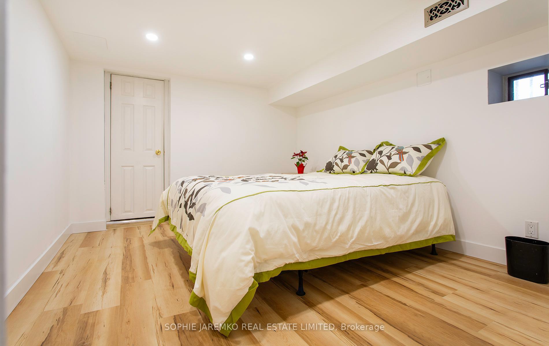 Photo 36 of 144 Eileen Avenue, Toronto, Rockcliffe-Smythe — HOMEH