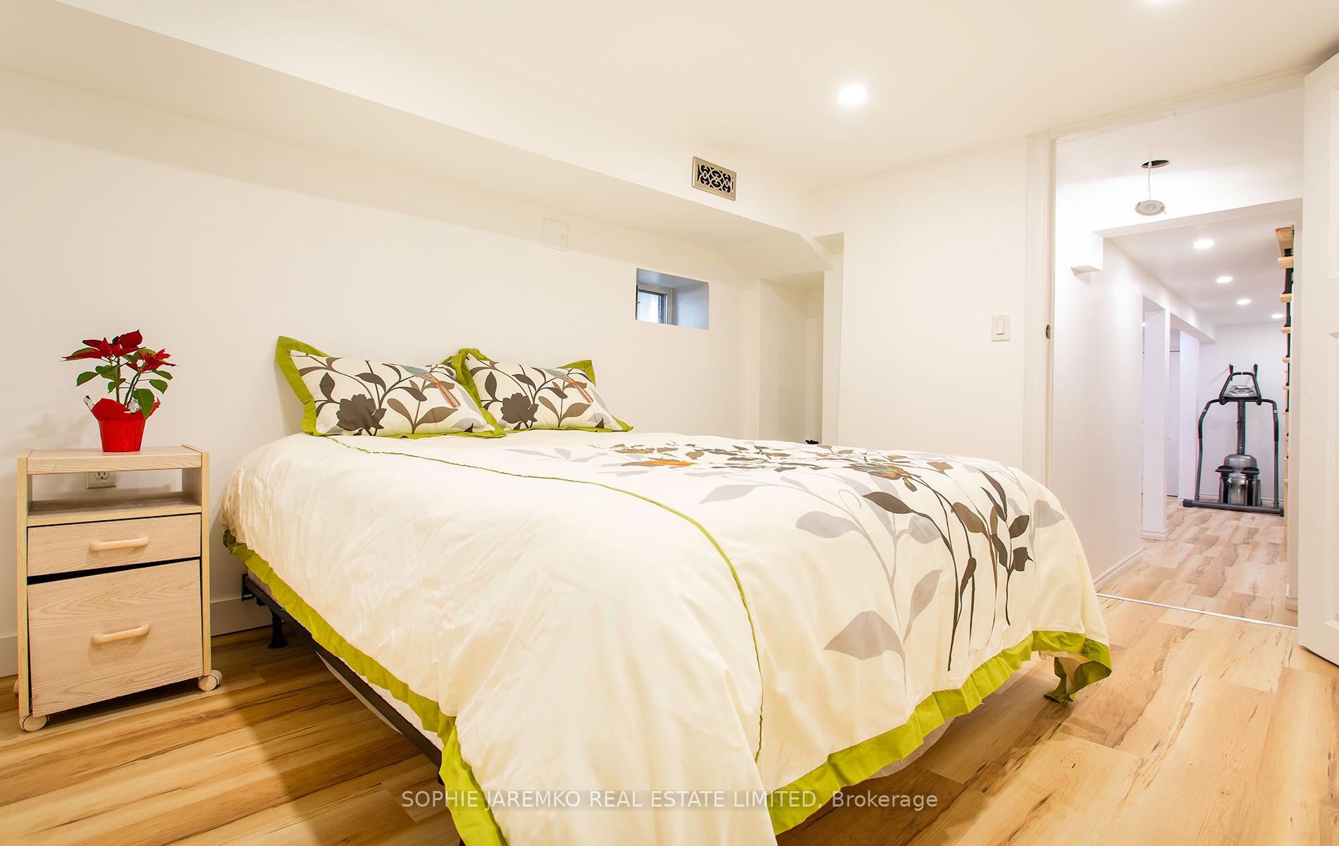 Photo 37 of 144 Eileen Avenue, Toronto, Rockcliffe-Smythe — HOMEH