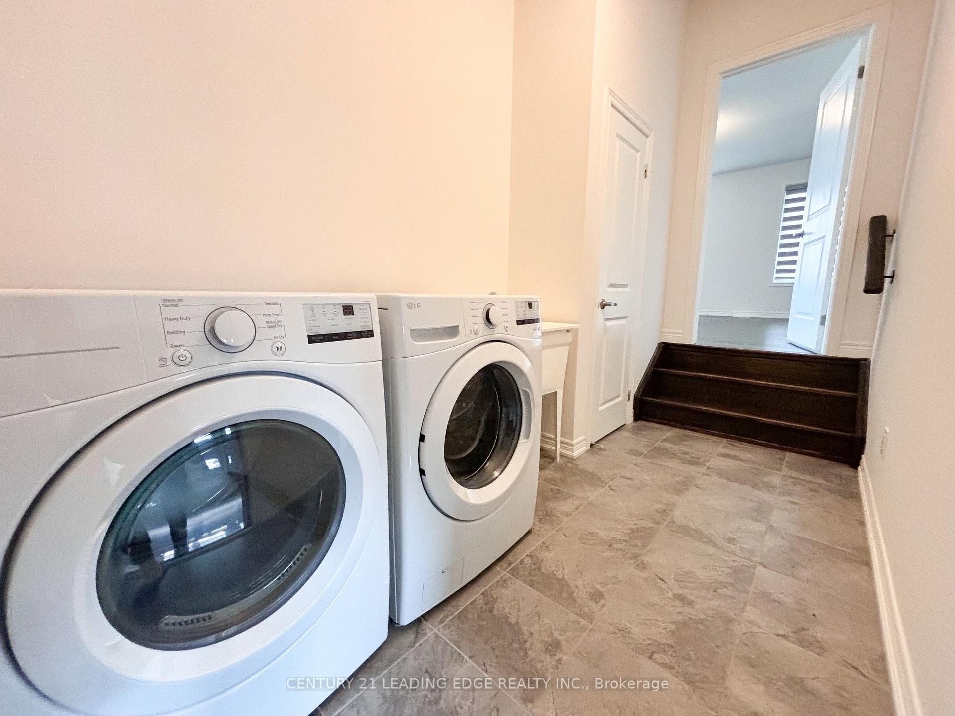 Photo 11 of 19 Wakefield Boulevard, Essa, Angus — HOMEH