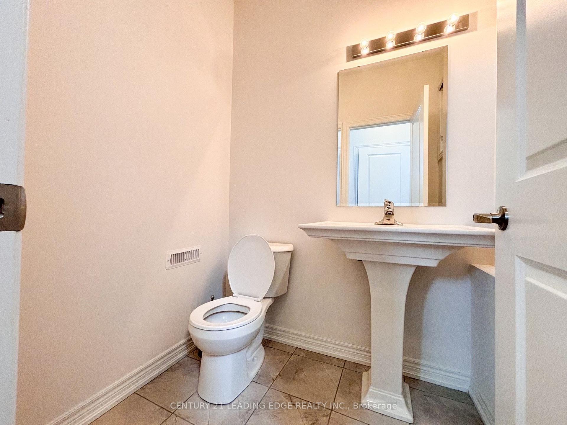Photo 12 of 19 Wakefield Boulevard, Essa, Angus — HOMEH
