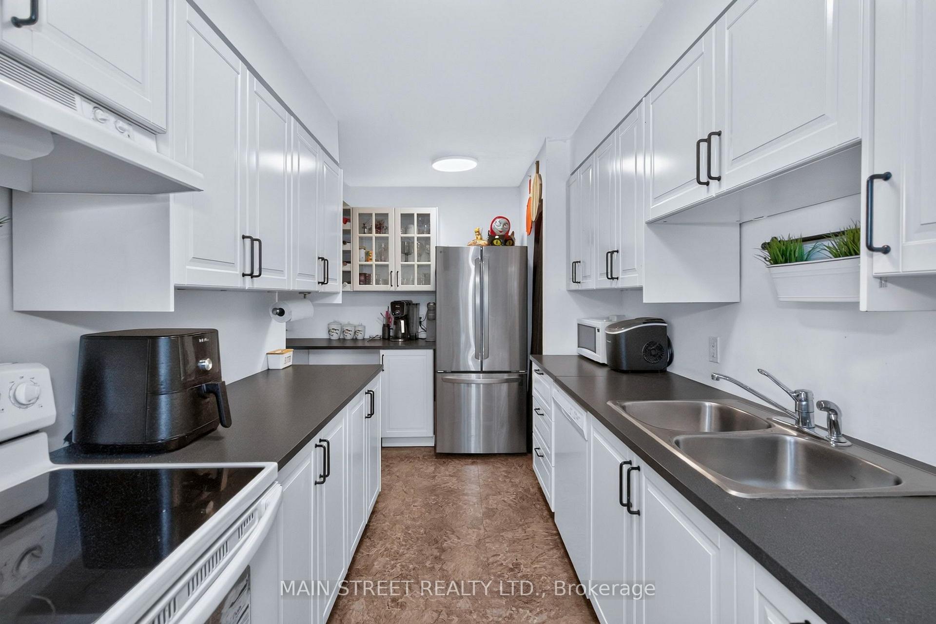 Photo 12 of 8 Robin Court, Barrie, Cundles East — HOMEH