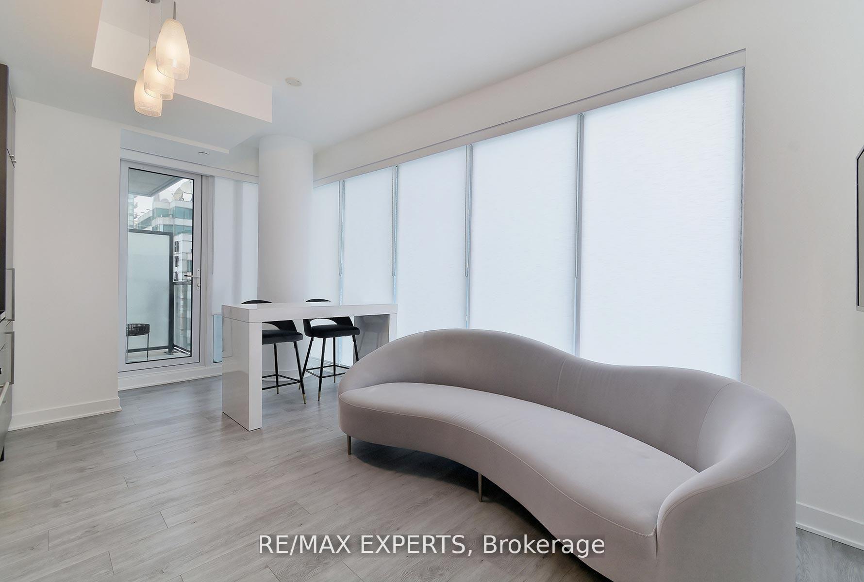 Photo 6 of Unit 2115, 115 Blue Jays Way, Toronto, Waterfront Communities — HOMEH