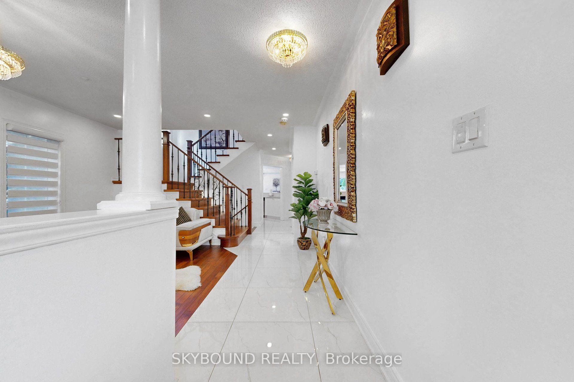 Photo 6 of 5925 Manzanillo Crescent, Mississauga, Churchill Meadows — HOMEH
