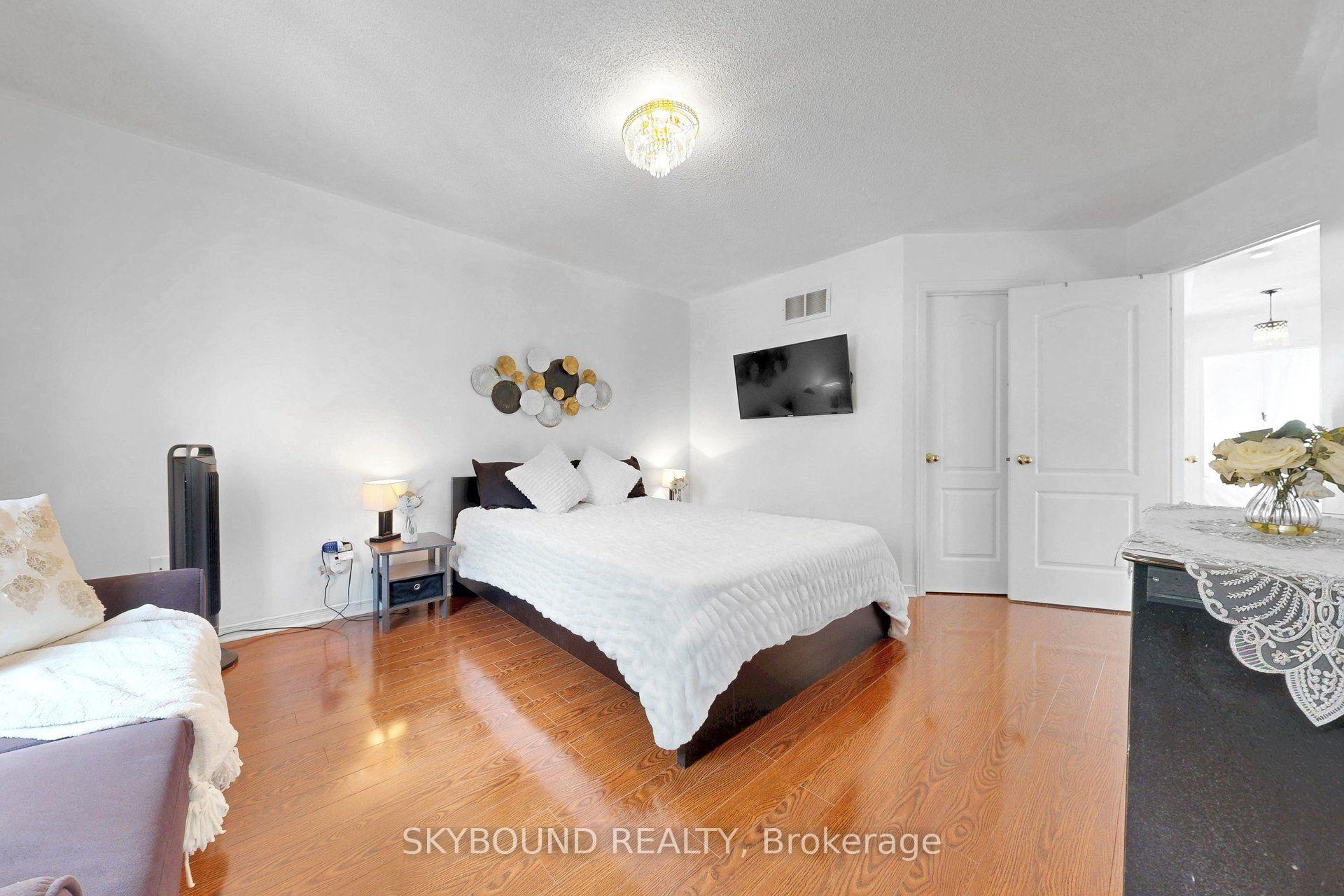 Photo 23 of 5925 Manzanillo Crescent, Mississauga, Churchill Meadows — HOMEH