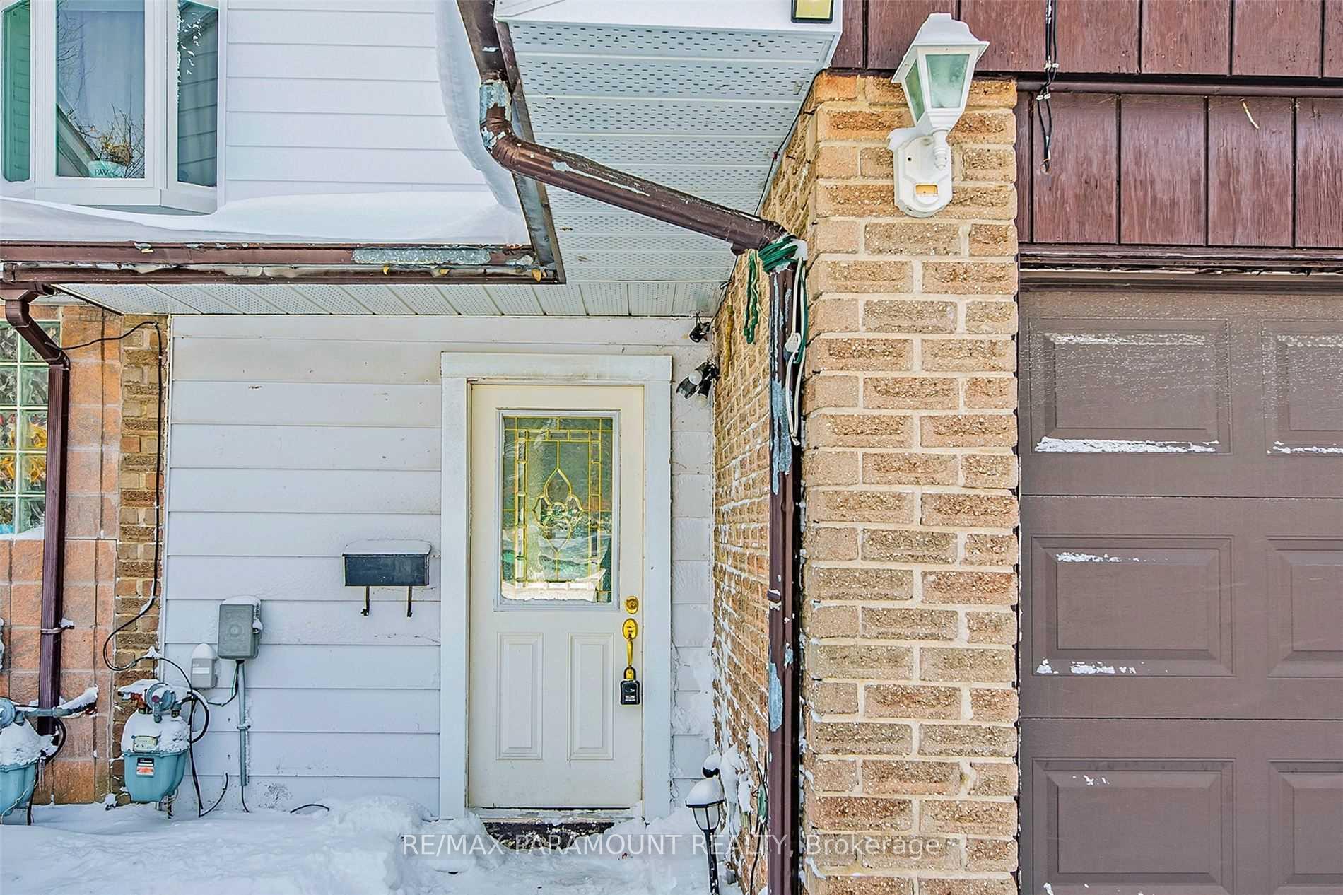 Photo 3 of 57 Royal Salisbury Way, Brampton, Madoc — HOMEH