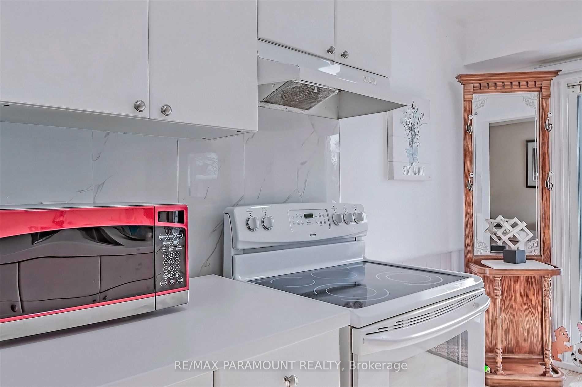 Photo 17 of 57 Royal Salisbury Way, Brampton, Madoc — HOMEH