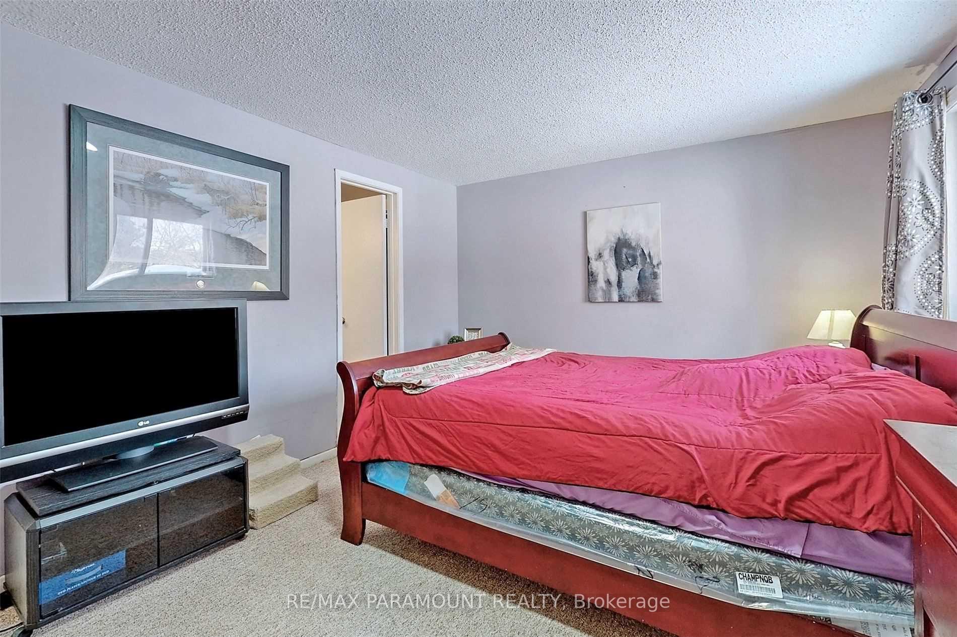 Photo 23 of 57 Royal Salisbury Way, Brampton, Madoc — HOMEH