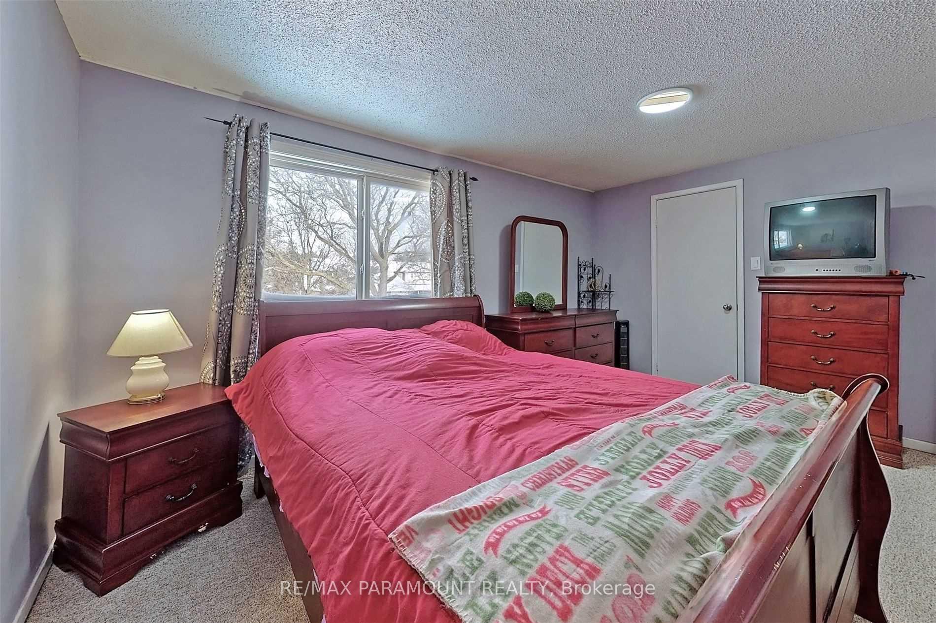 Photo 24 of 57 Royal Salisbury Way, Brampton, Madoc — HOMEH