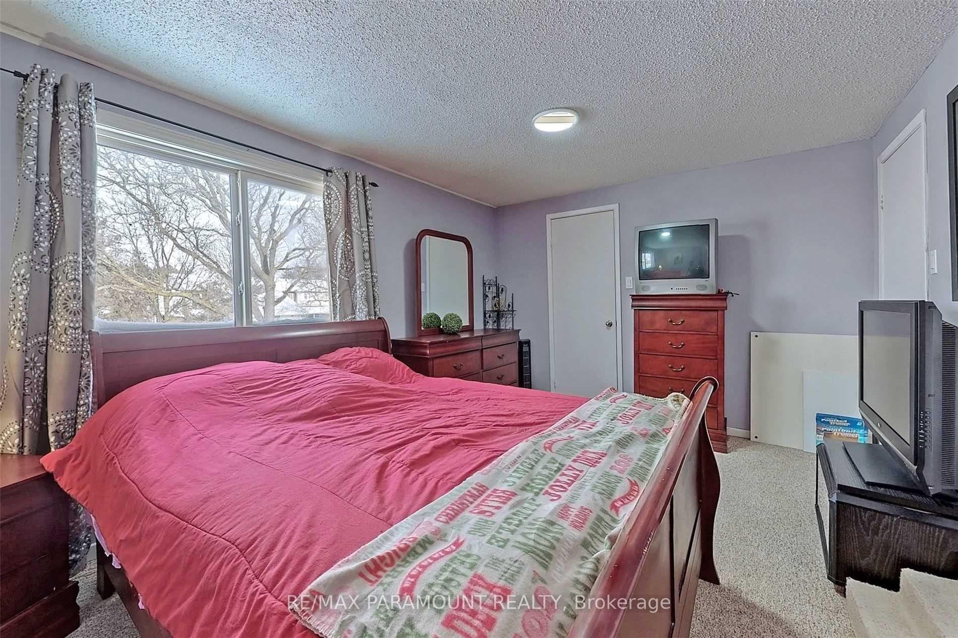 Photo 25 of 57 Royal Salisbury Way, Brampton, Madoc — HOMEH