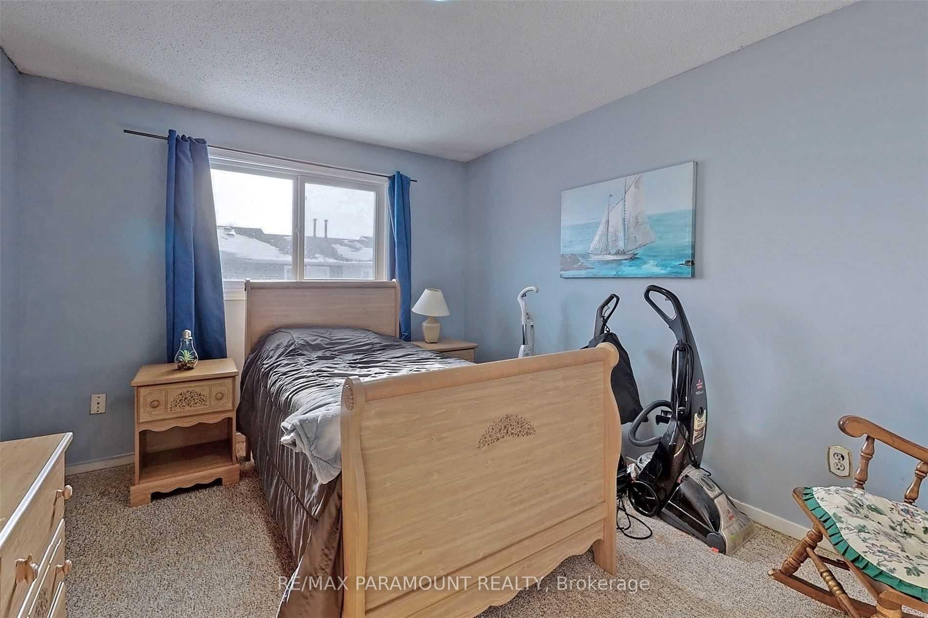 Photo 26 of 57 Royal Salisbury Way, Brampton, Madoc — HOMEH
