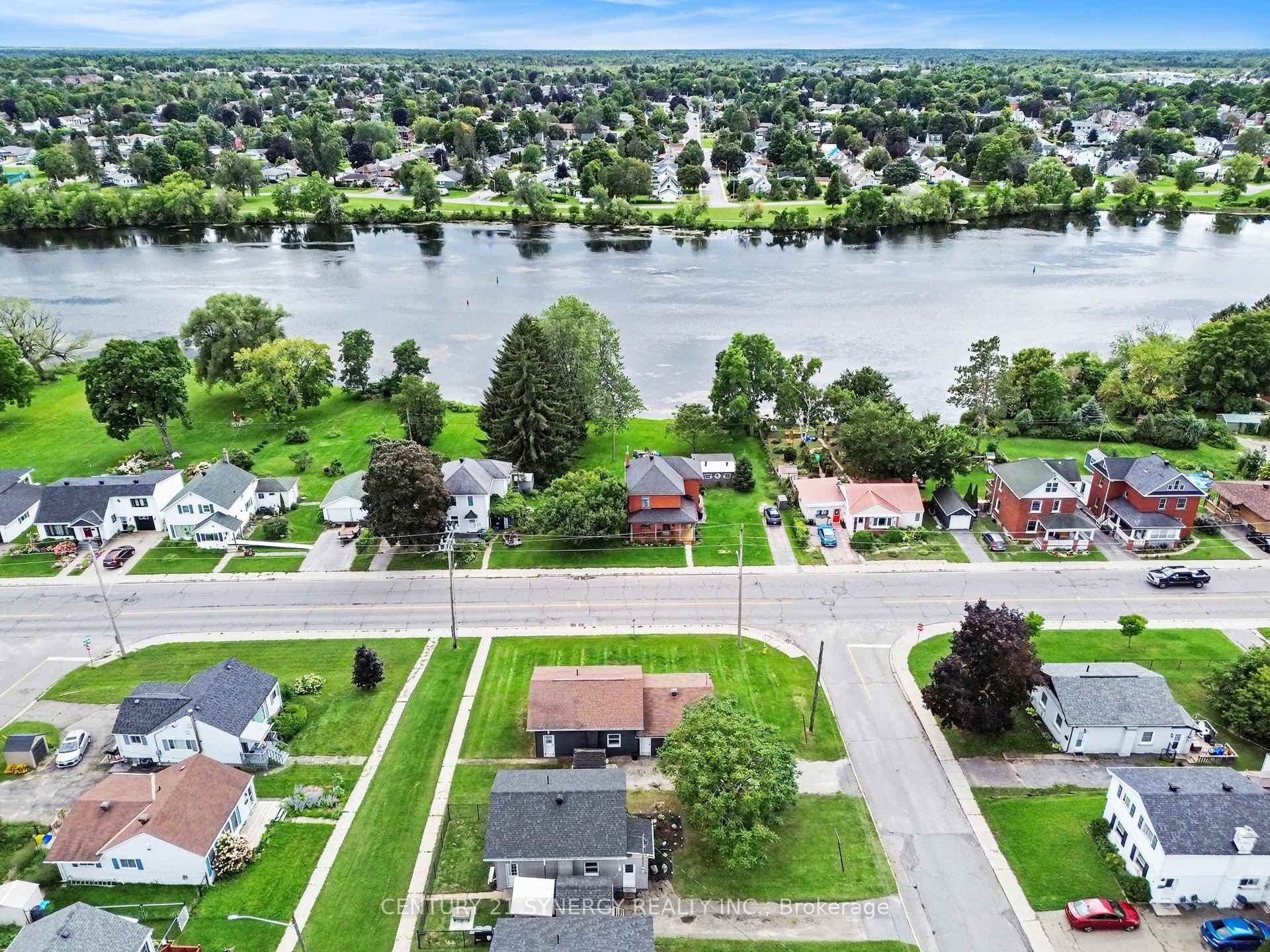 Photo 22 of 3 McKenzie Avenue, Smiths Falls, Smiths Falls — HOMEH