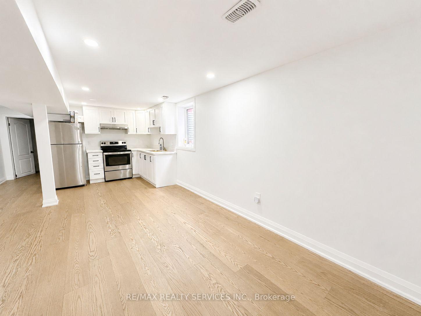 Photo 2 of Unit BSMT, 32 Trewartha Crescent, Brampton, Heart Lake West — HOMEH