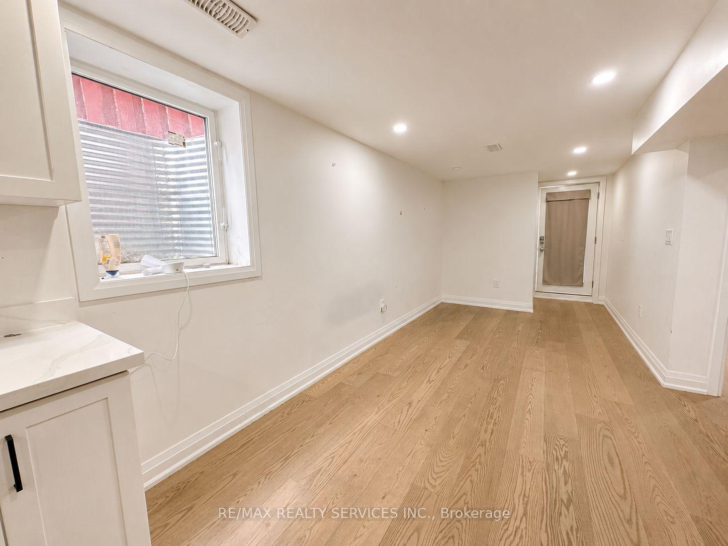 Photo 4 of Unit BSMT, 32 Trewartha Crescent, Brampton, Heart Lake West — HOMEH