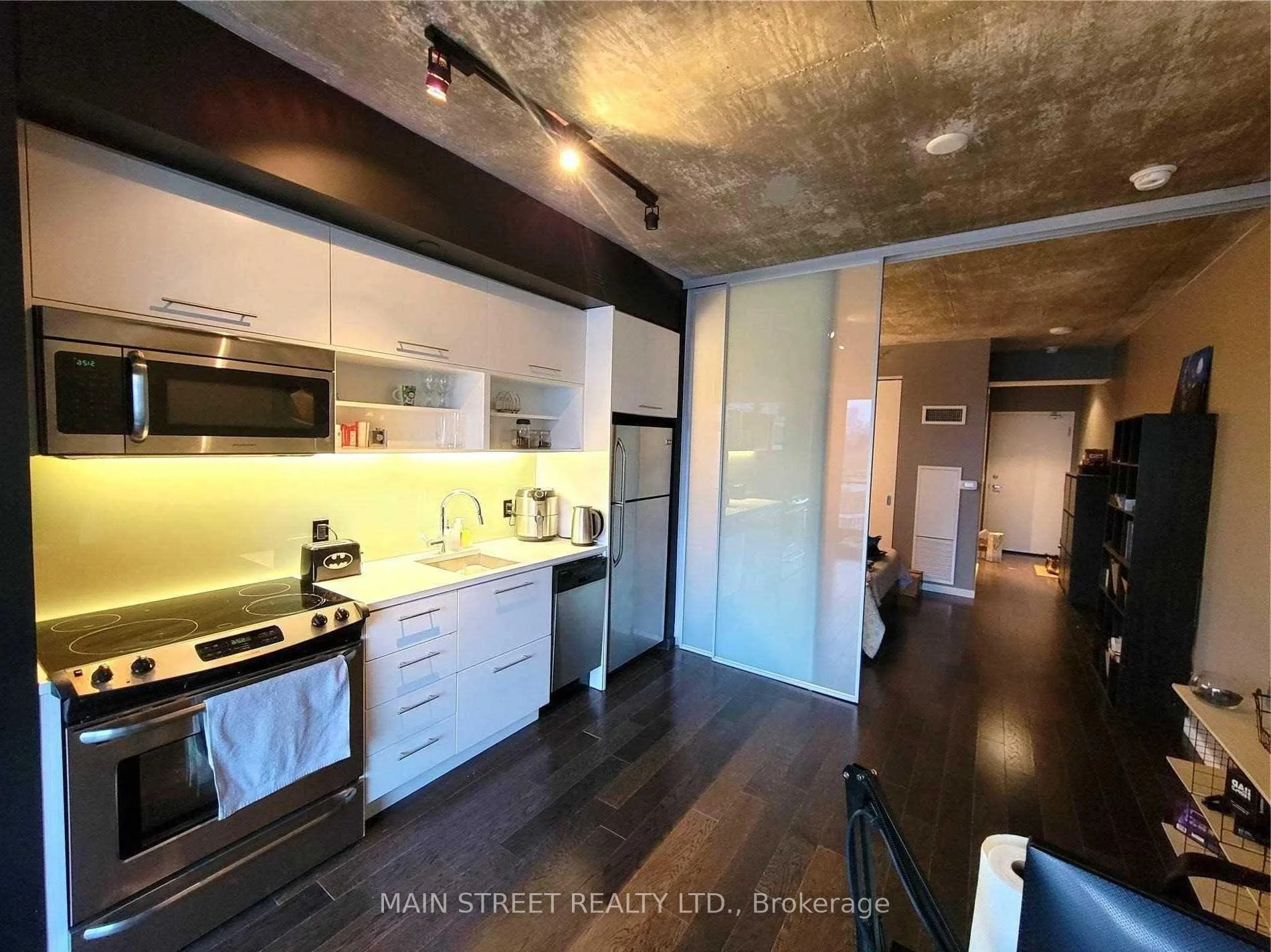 Photo 9 of Unit 421, 51 Trolley Crescent, Toronto, Moss Park — HOMEH