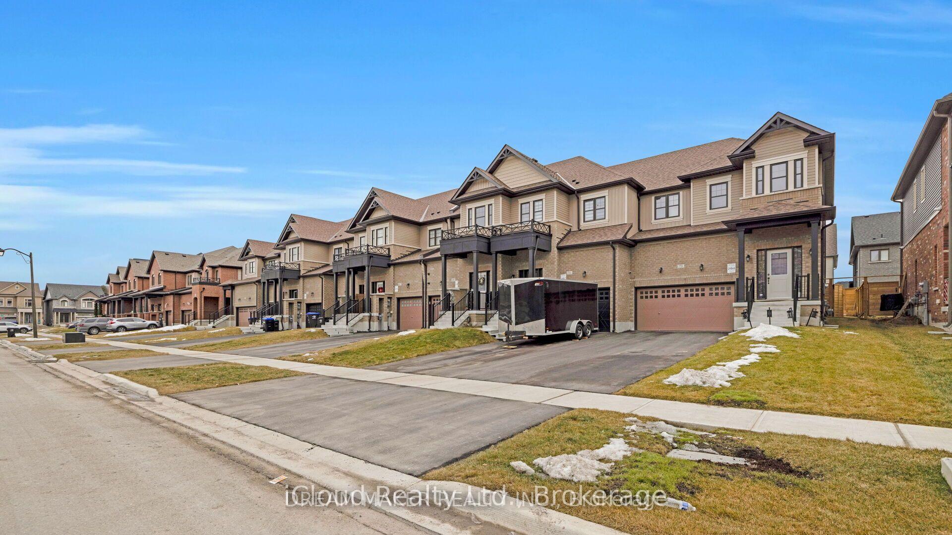 Photo 2 of 73 Lorne Thomas Place, New Tecumseth, Alliston — HOMEH
