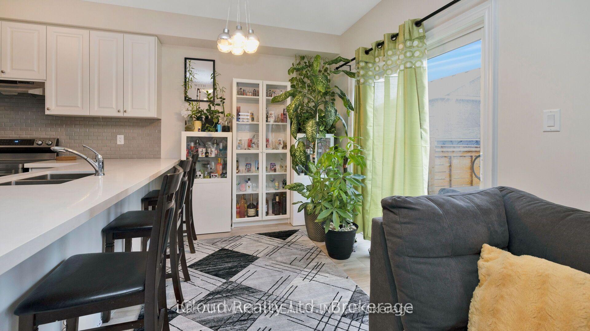 Photo 17 of 73 Lorne Thomas Place, New Tecumseth, Alliston — HOMEH