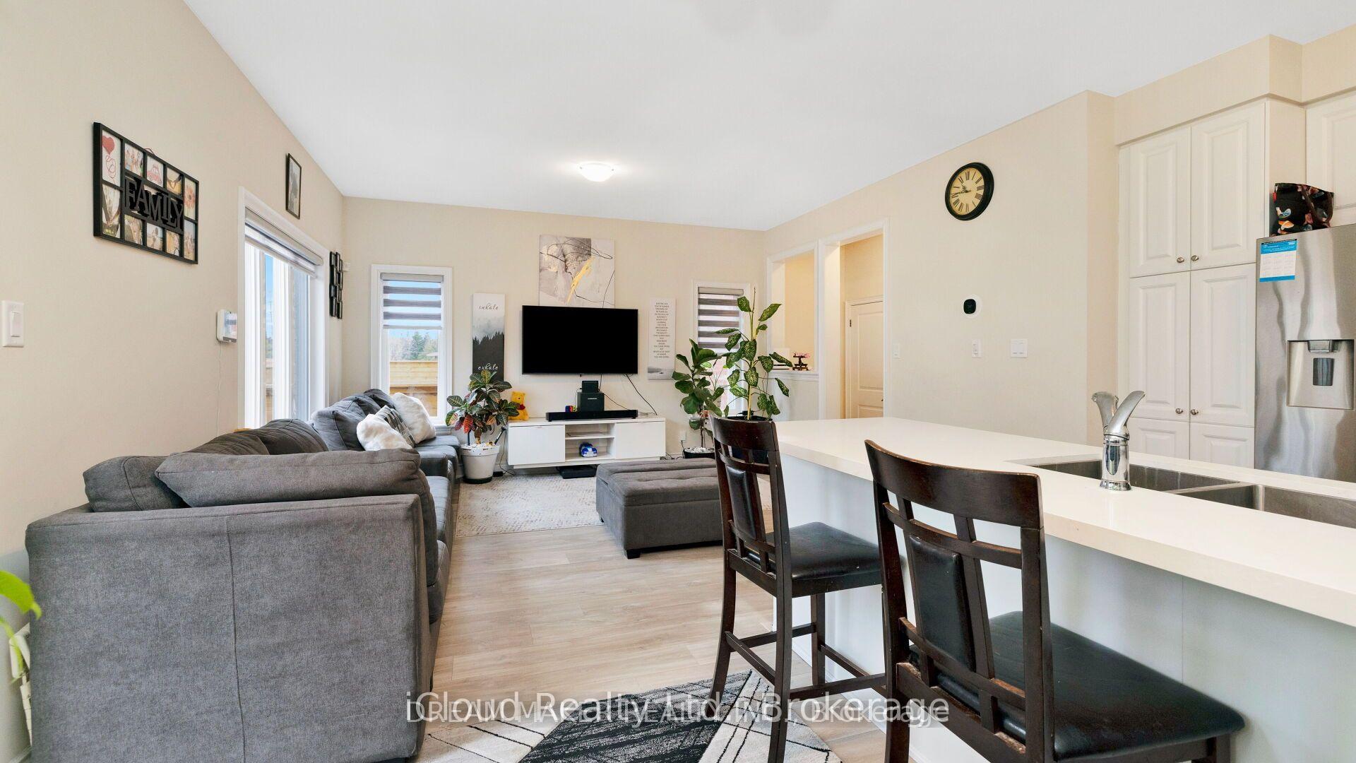 Photo 18 of 73 Lorne Thomas Place, New Tecumseth, Alliston — HOMEH