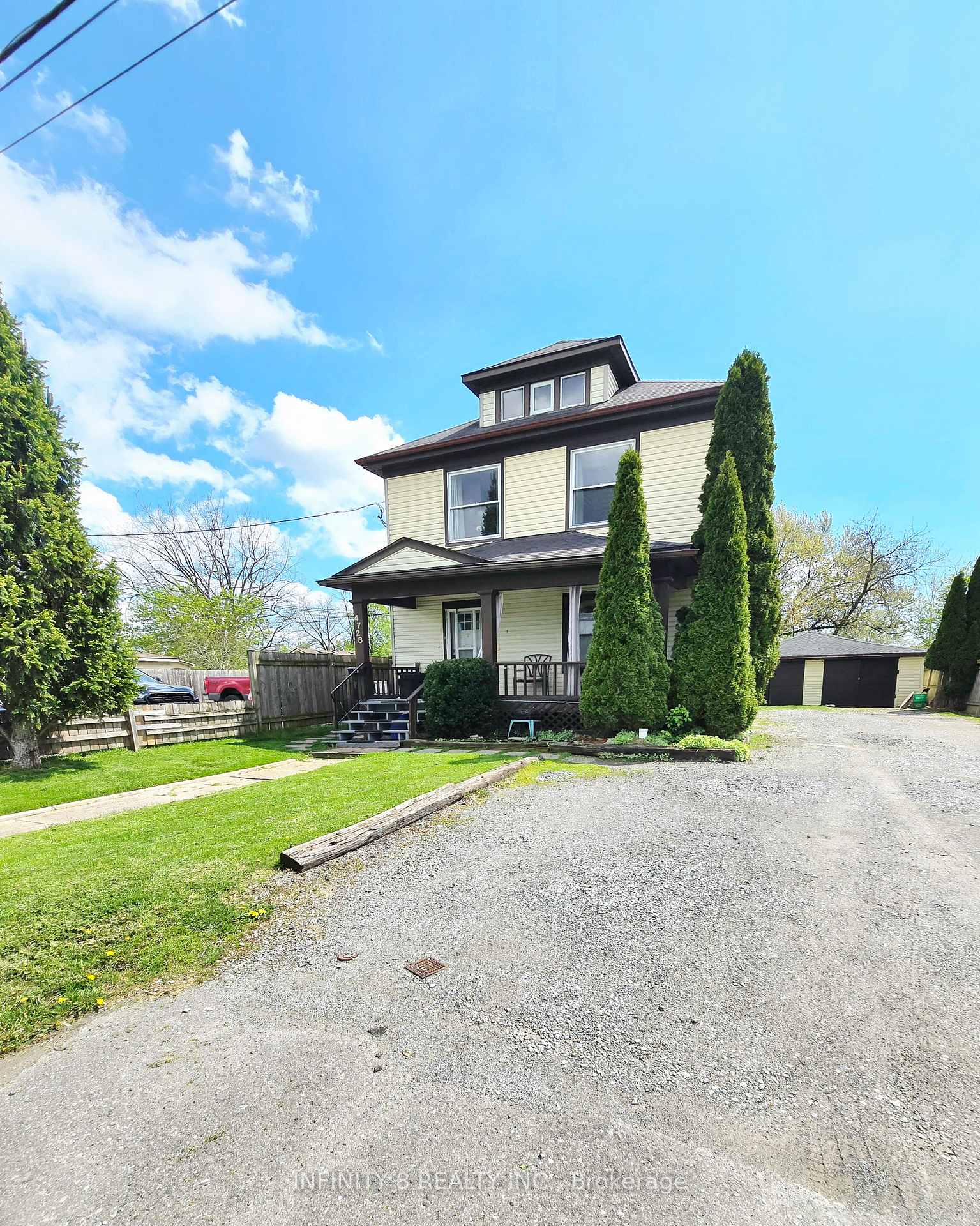 Photo 3 of 4728 Bridge Street, Niagara Falls, Downtown — HOMEH