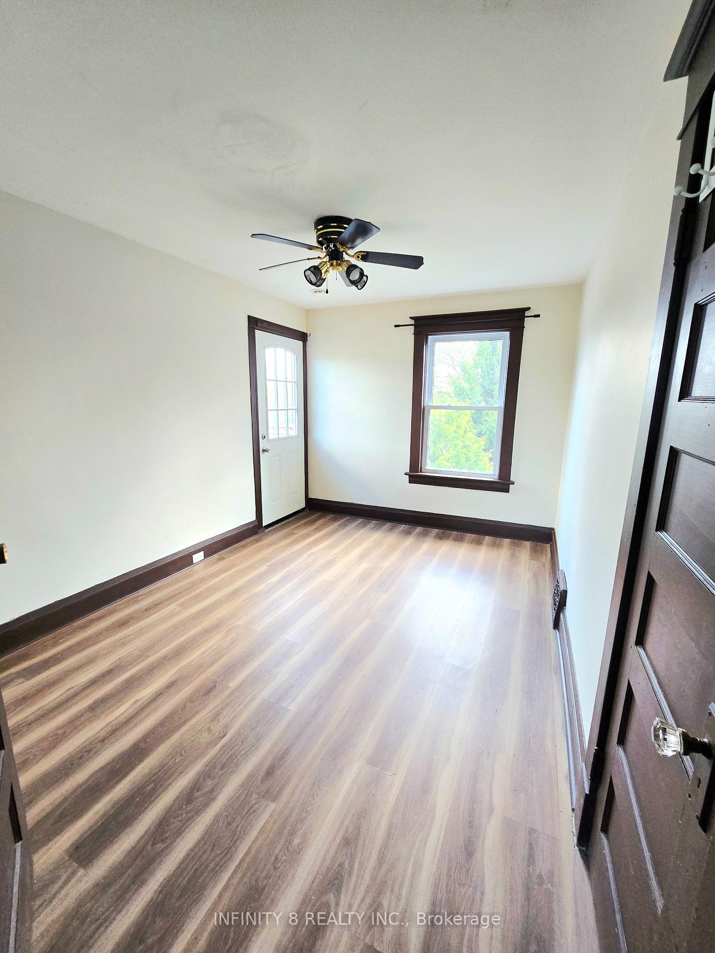 Photo 11 of 4728 Bridge Street, Niagara Falls, Downtown — HOMEH