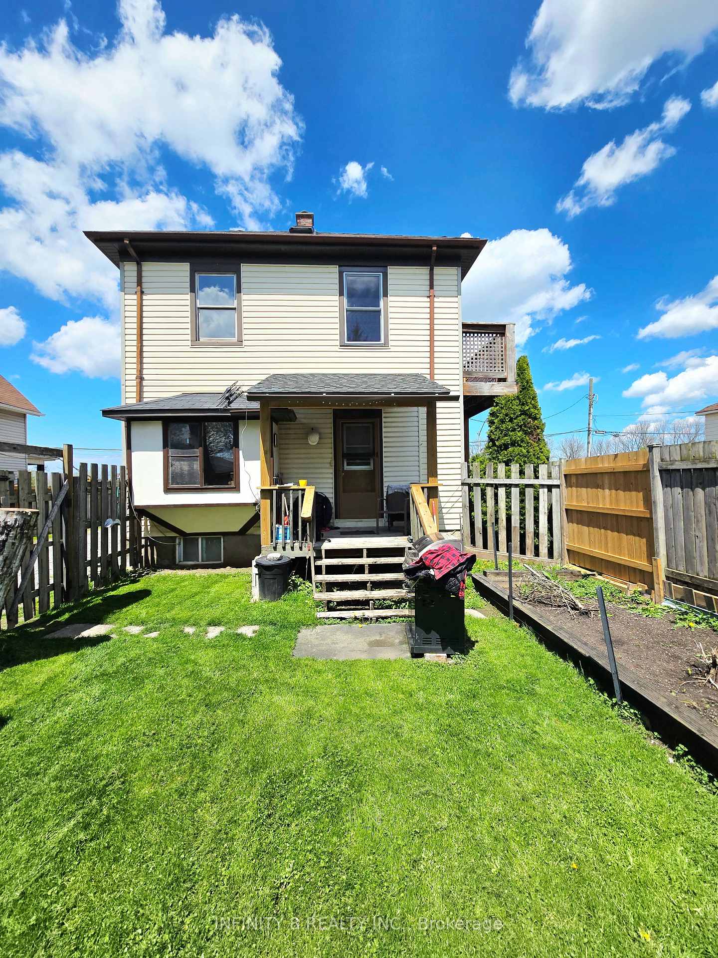 Photo 19 of 4728 Bridge Street, Niagara Falls, Downtown — HOMEH