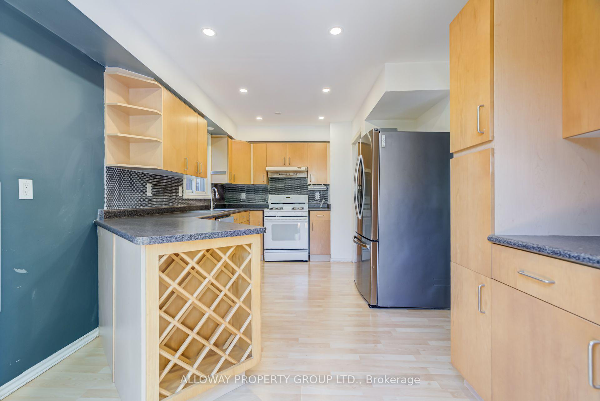 Photo 10 of 32 Reesorville Road, Markham, Markham Village — HOMEH