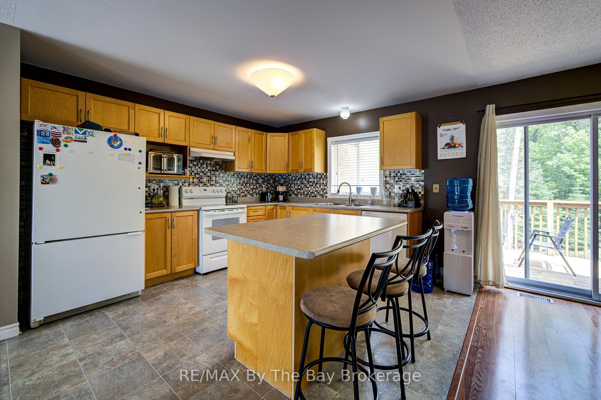 Photo 5 of 50 Donato Way, Wasaga Beach — HOMEH