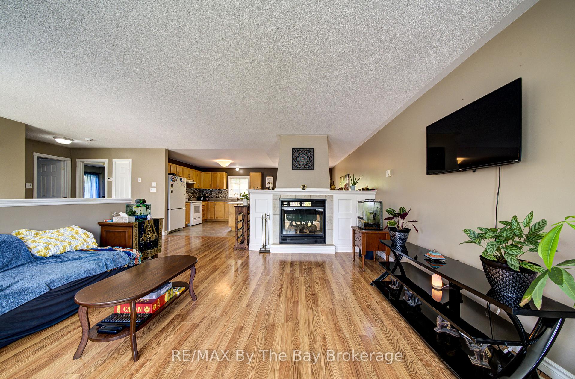 Photo 6 of 50 Donato Way, Wasaga Beach — HOMEH