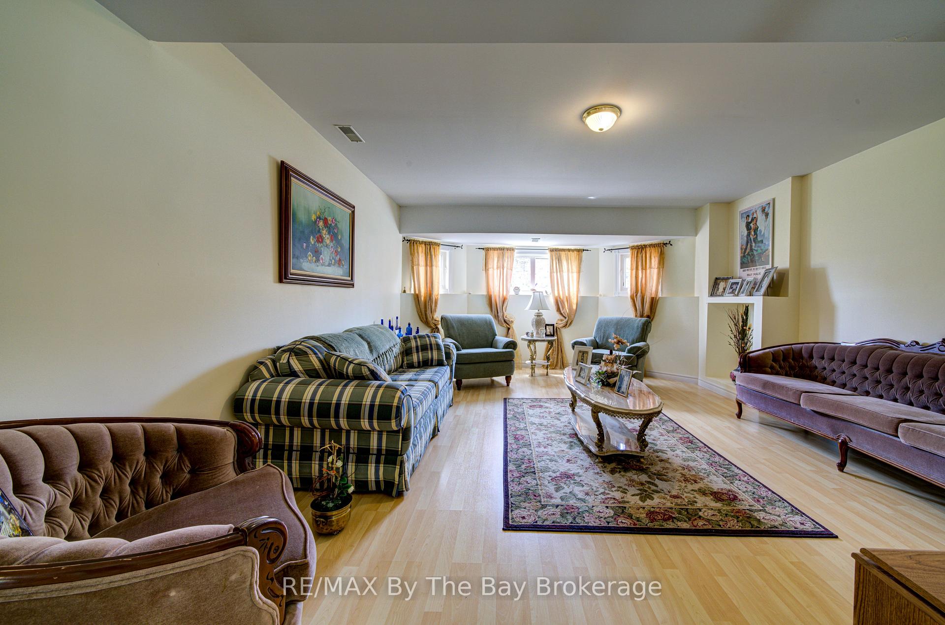 Photo 13 of 50 Donato Way, Wasaga Beach — HOMEH