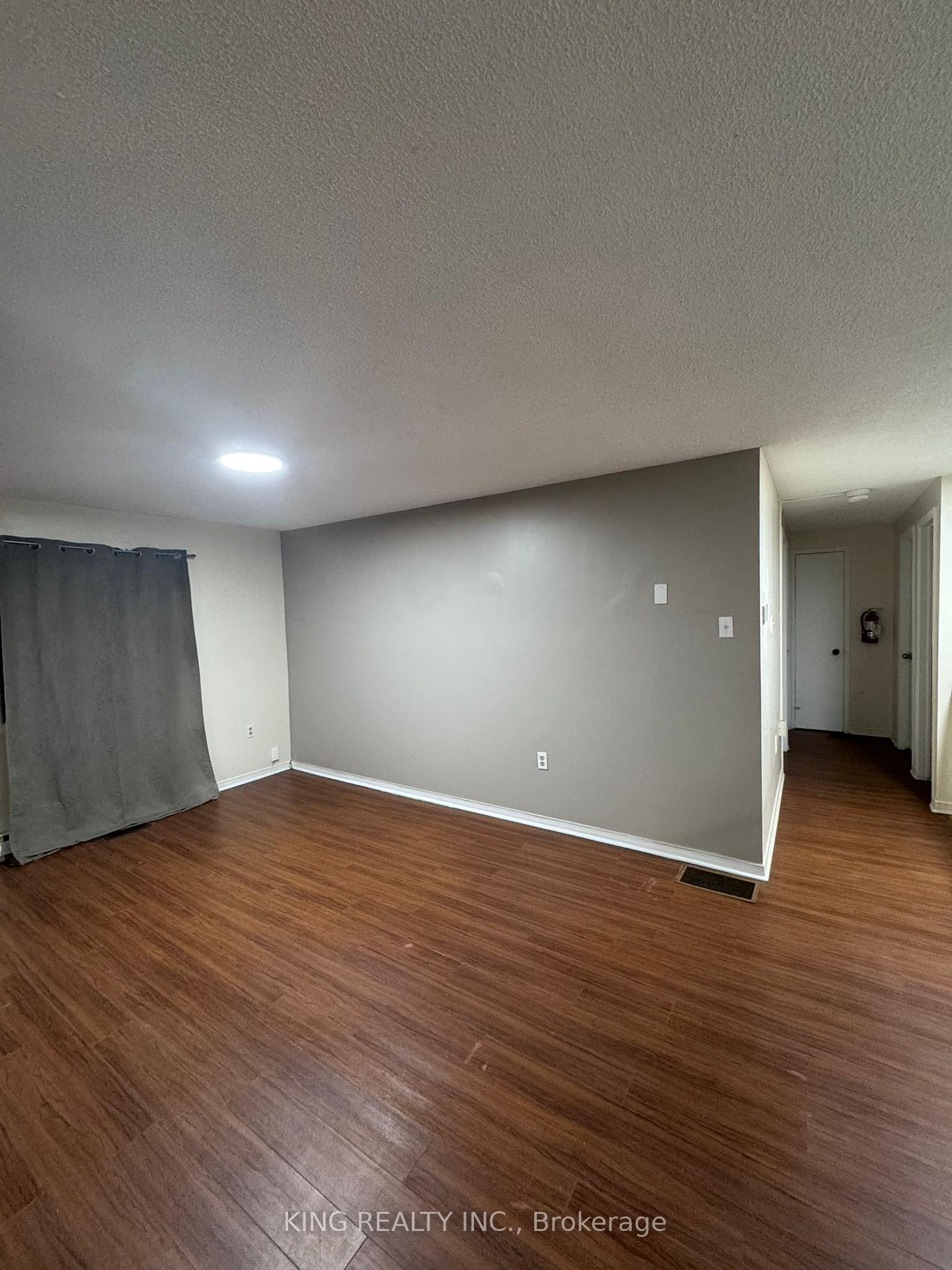 Photo 10 of 139 Hickling Trail, Barrie, Grove East — HOMEH