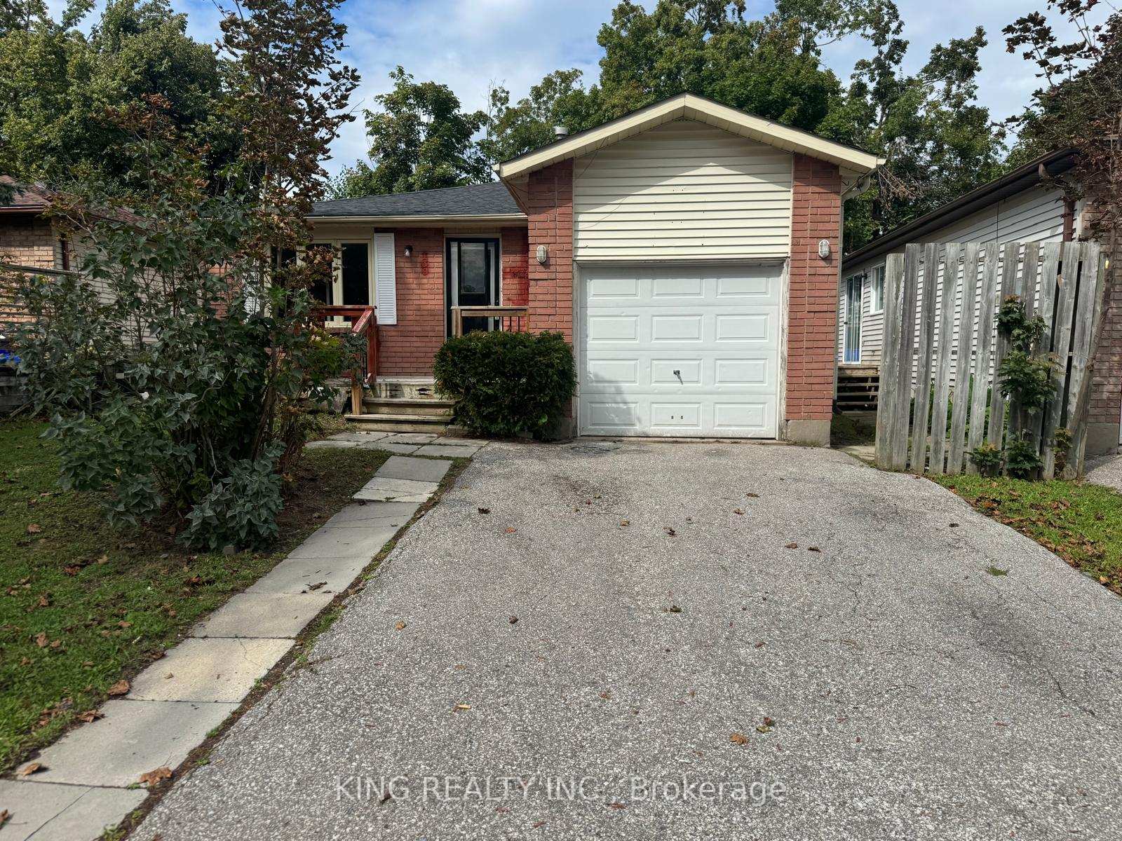 Photo 2 of 139 Hickling Trail, Barrie, Grove East — HOMEH