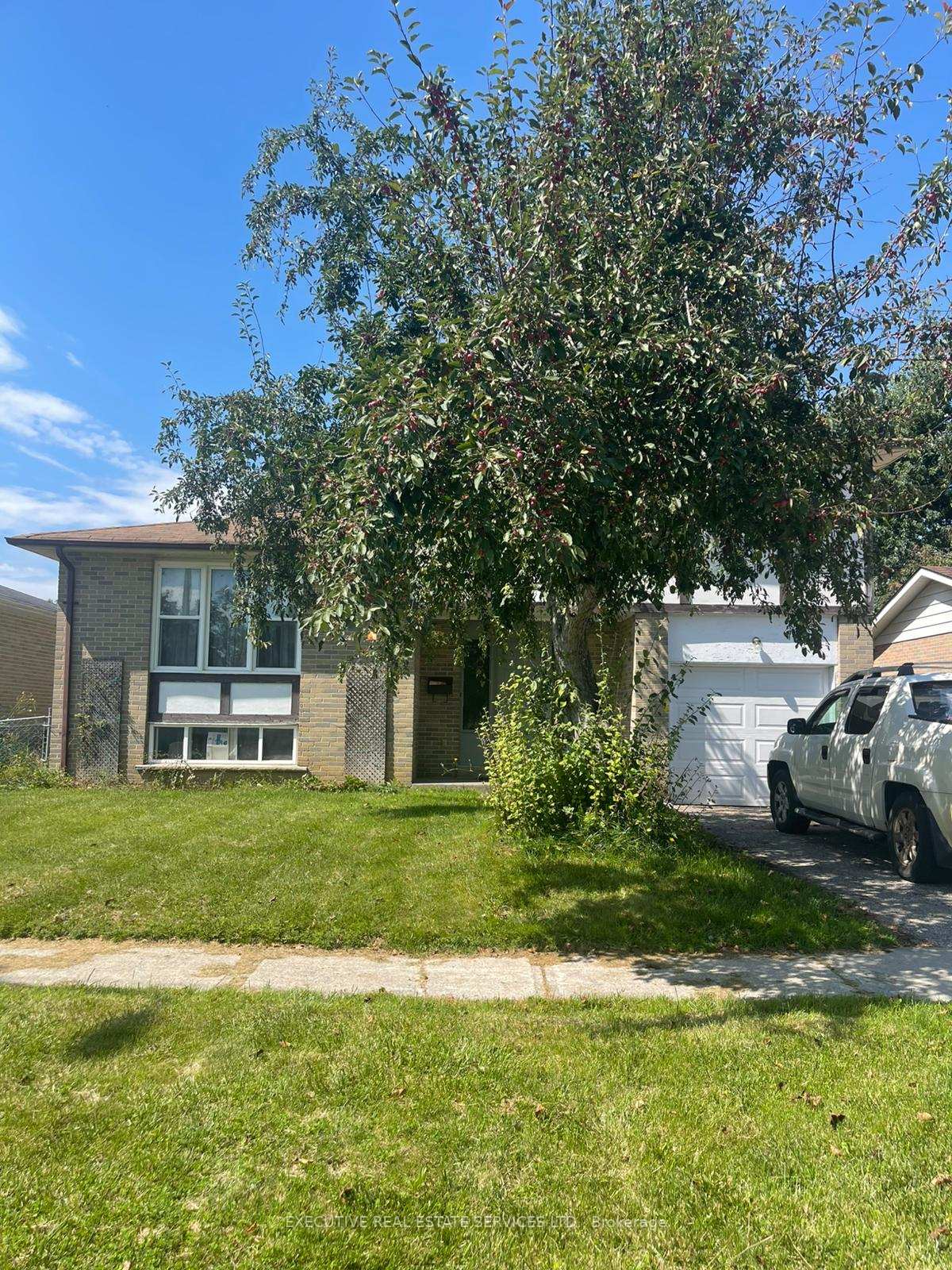 Photo 2 of 280 Cook Street, Barrie, Grove East — HOMEH
