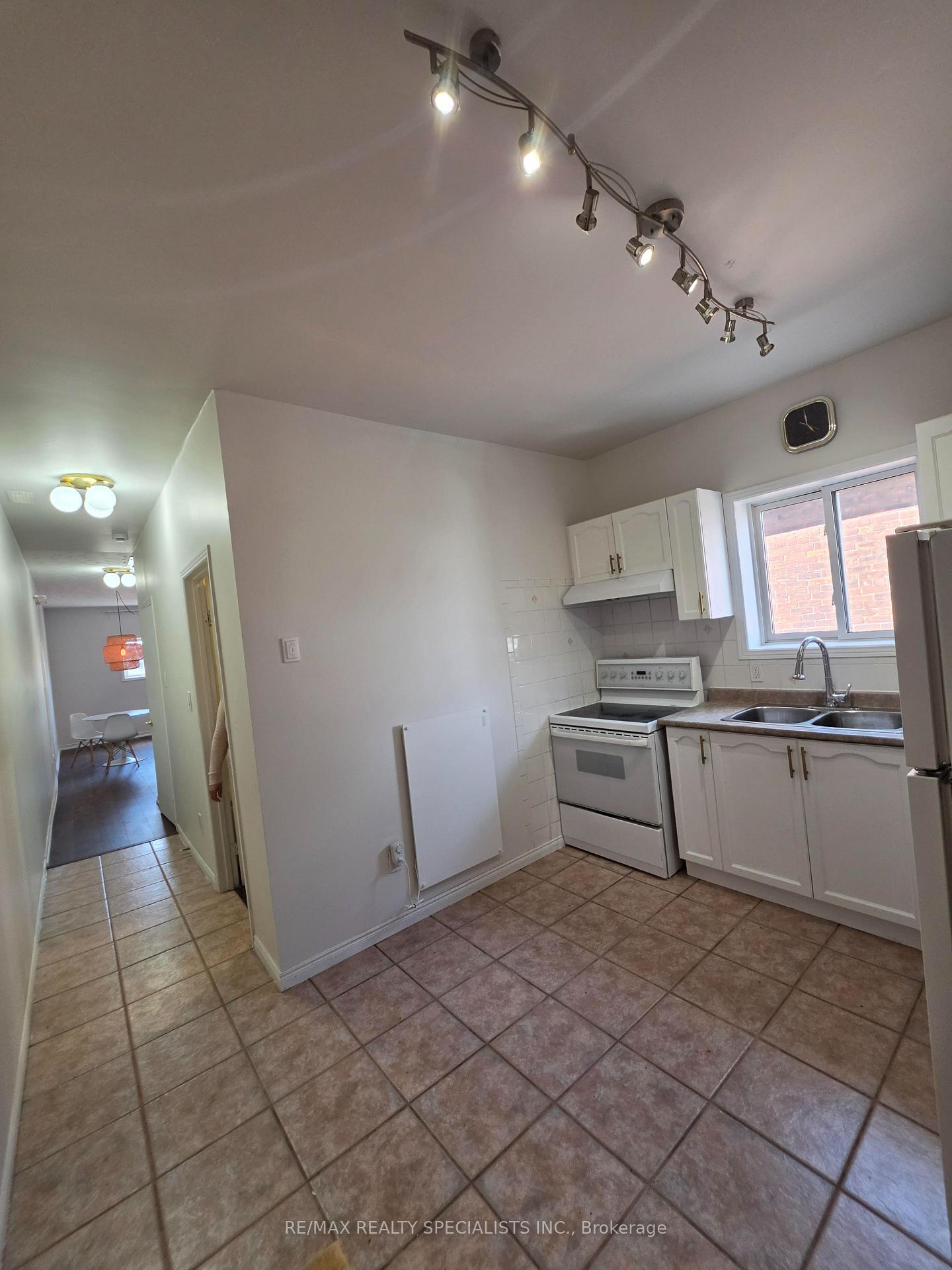 Photo 6 of Unit Second Floor, 359 Barton Street, Hamilton, Landsdale — HOMEH