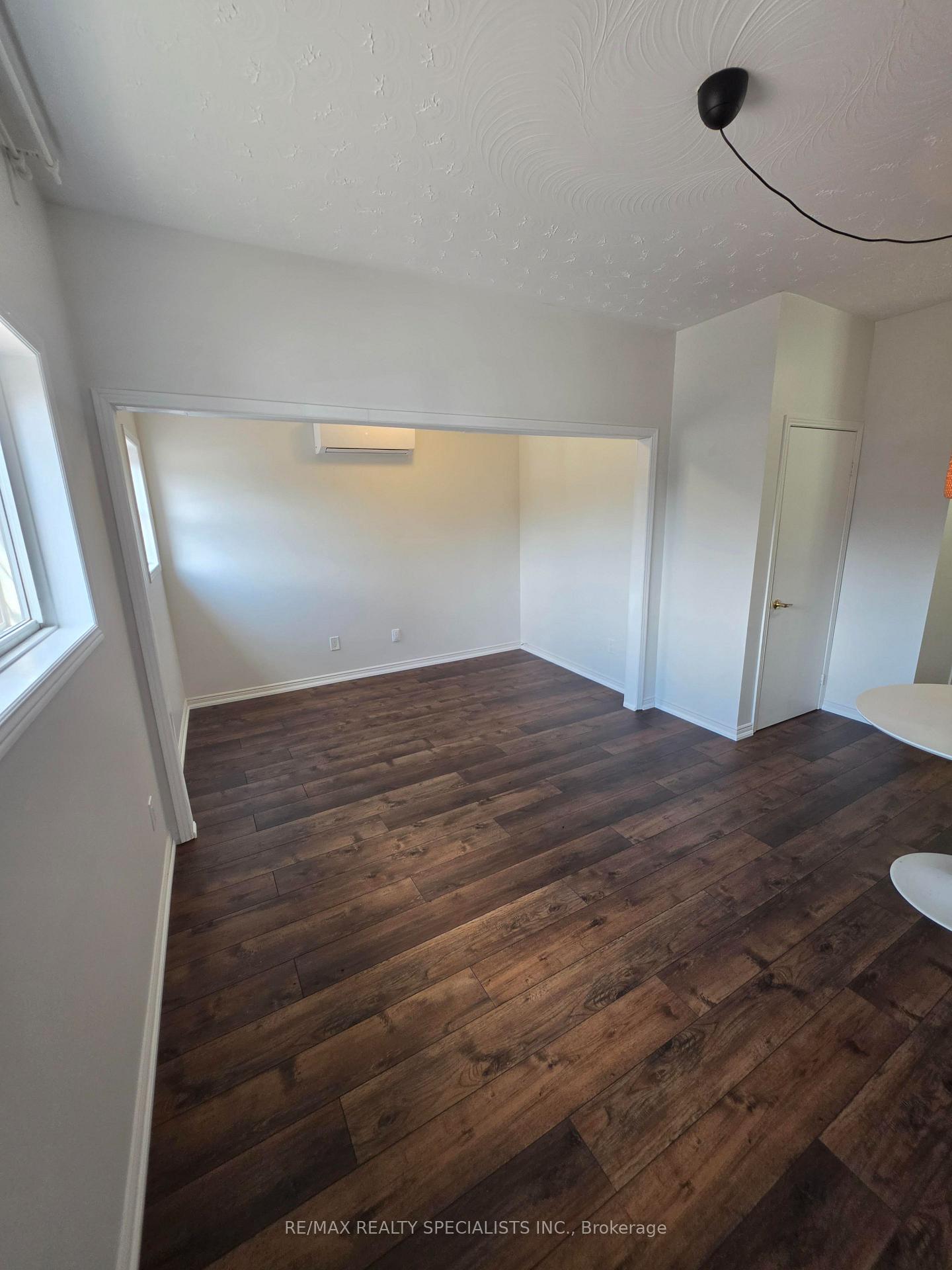 Photo 11 of Unit Second Floor, 359 Barton Street, Hamilton, Landsdale — HOMEH