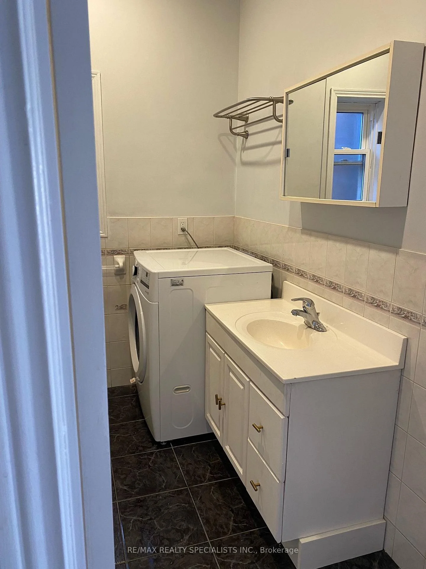 Photo 15 of Unit Second Floor, 359 Barton Street, Hamilton, Landsdale — HOMEH