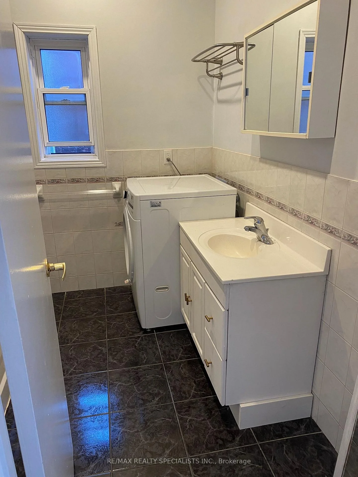 Photo 16 of Unit Second Floor, 359 Barton Street, Hamilton, Landsdale — HOMEH