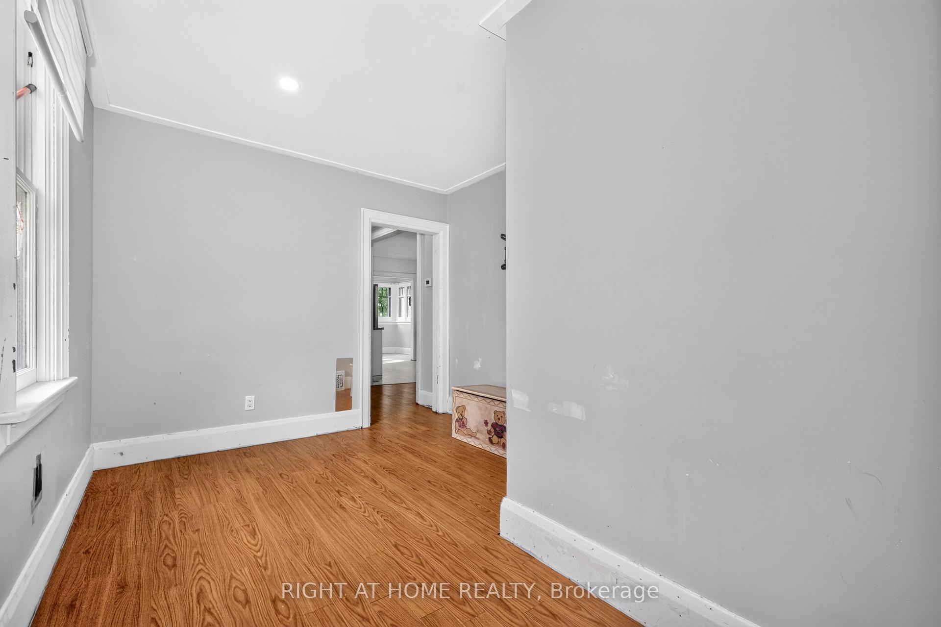 Photo 11 of 85 Maple Avenue, Barrie, City Centre — HOMEH