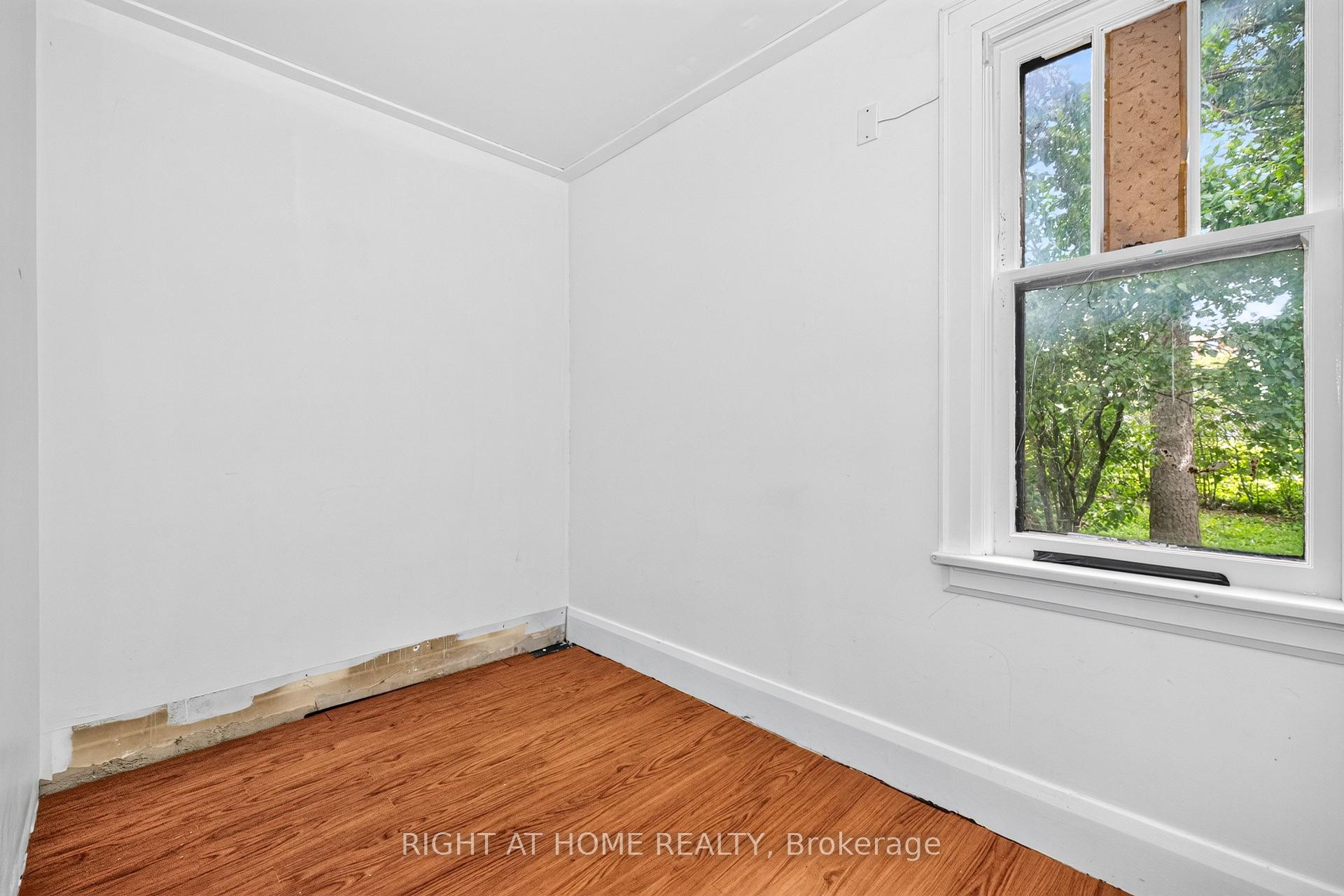 Photo 15 of 85 Maple Avenue, Barrie, City Centre — HOMEH