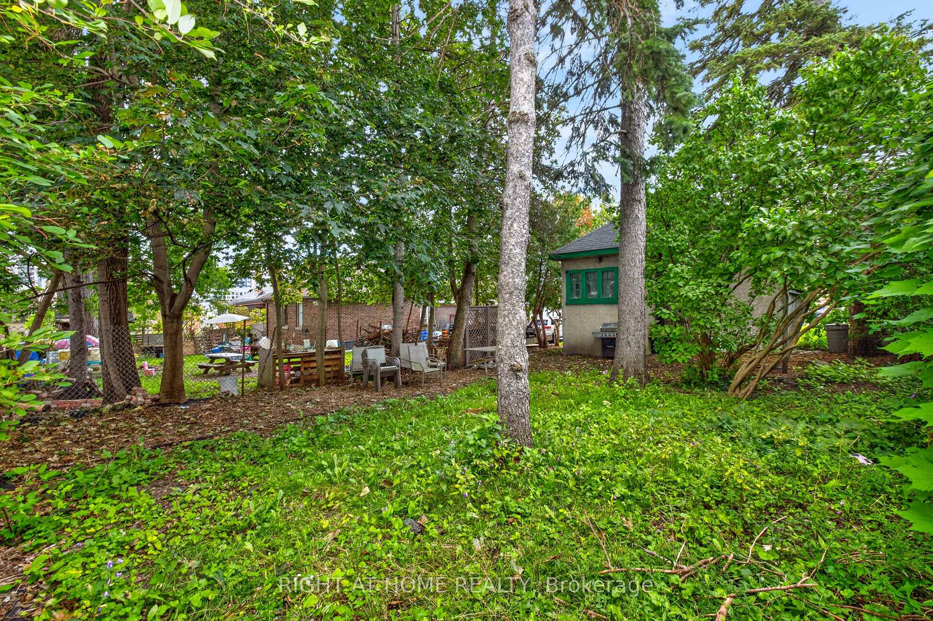 Photo 28 of 85 Maple Avenue, Barrie, City Centre — HOMEH