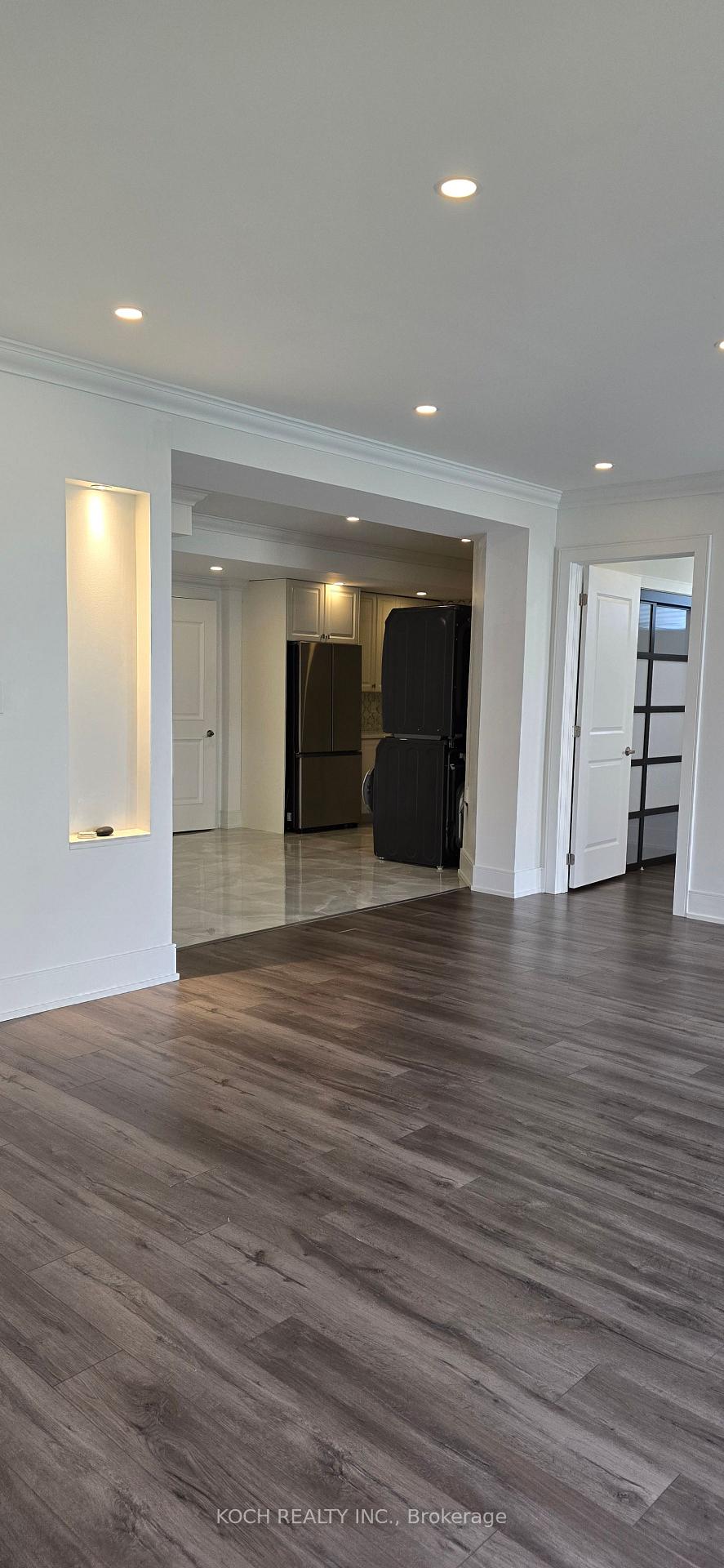 Photo 3 of 1 Hurst Avenue, Vaughan, Patterson — HOMEH