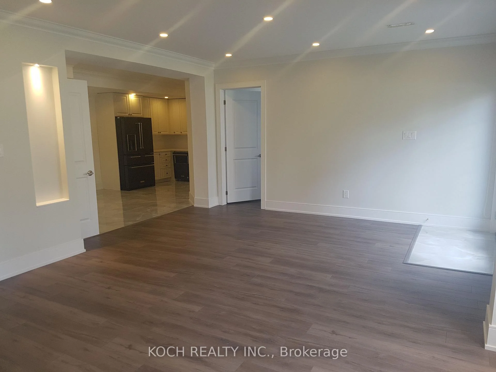 Photo 6 of 1 Hurst Avenue, Vaughan, Patterson — HOMEH
